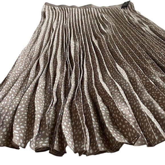 Vince Camuto Pleated Midi Skirt Tan Brown Cafe White Small XXL Floral Workwear - Picture 3 of 10